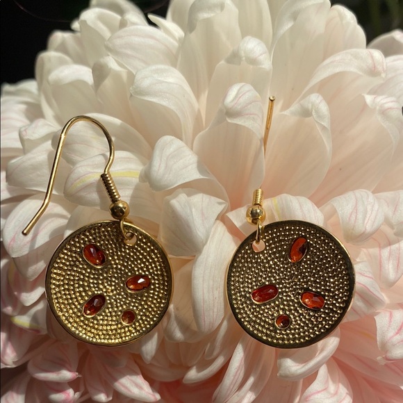Gold-tone and Red Bracelet with Earrings Set.  Gorgeous!!! Like NEW! - Picture 4 of 10